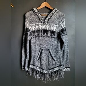 Peruvian Alpaca Style Hooded Fringe Pullover 3/4 V Neck Lace Up Black Gray